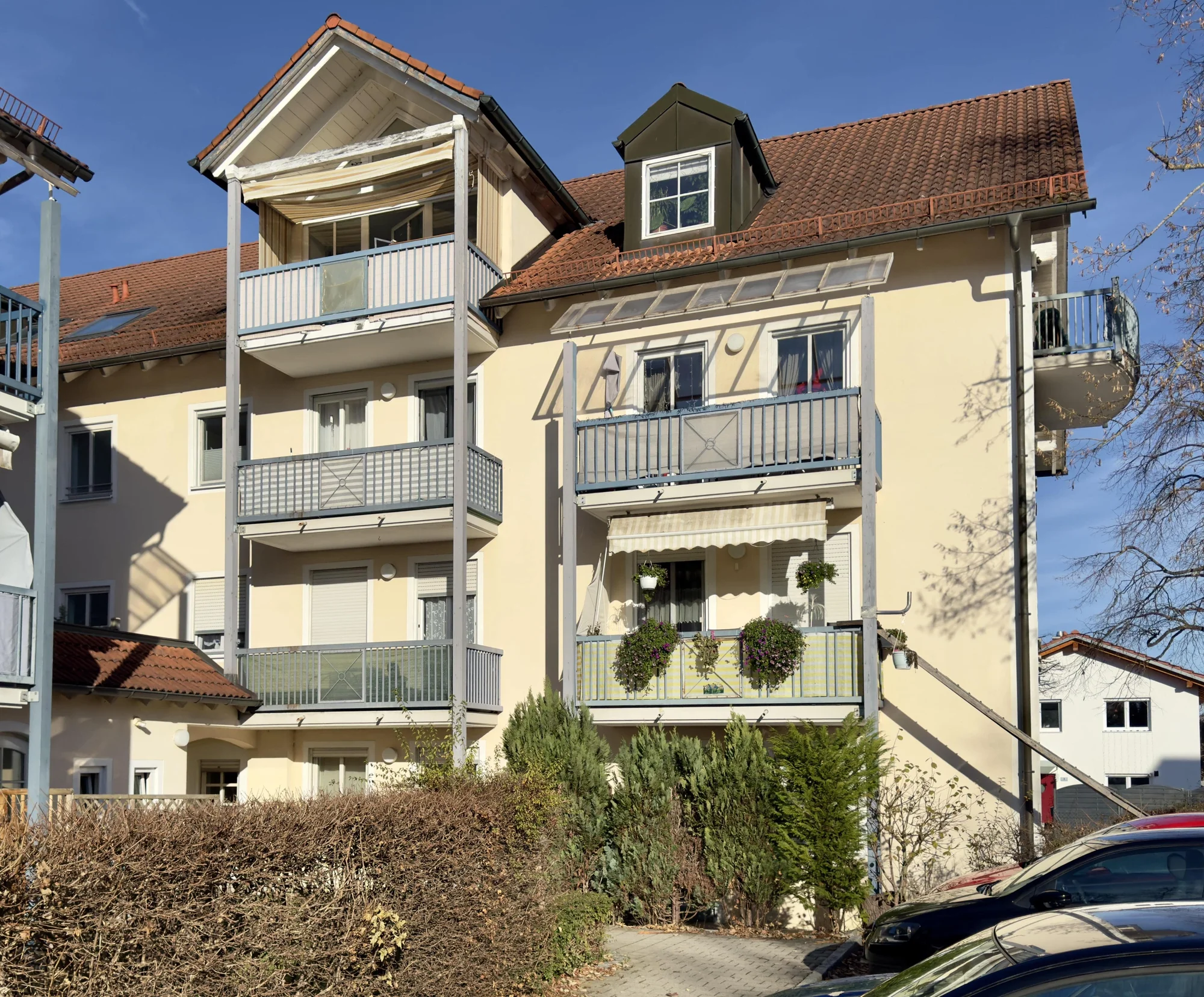 Südwest-Ansicht des verkauften Apartments in Garching an der Alz